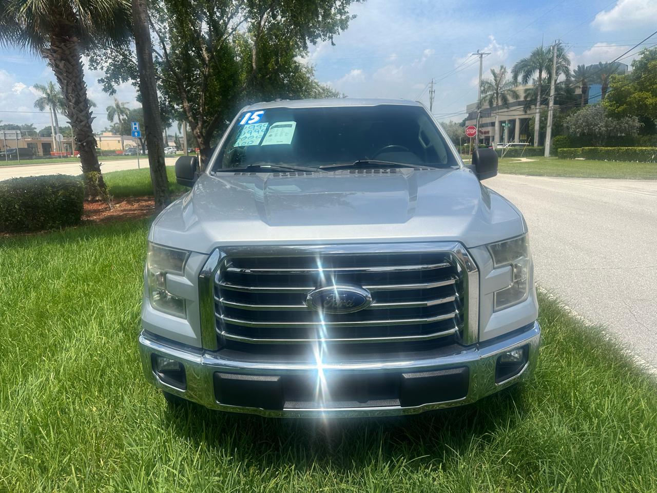 Ford F-150 2WD SuperCrew 145" XLT 2015