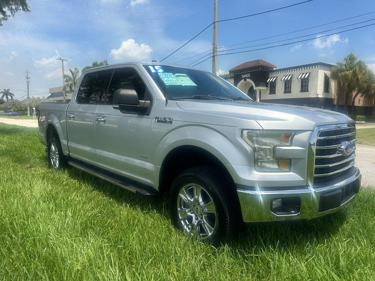 Ford F-150 2WD SuperCrew 145" XLT 2015