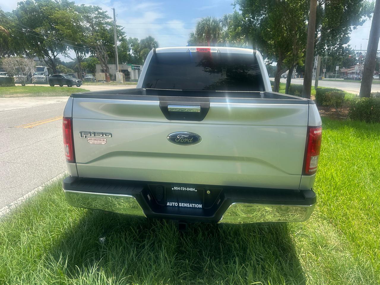 Ford F-150 2WD SuperCrew 145" XLT 2015