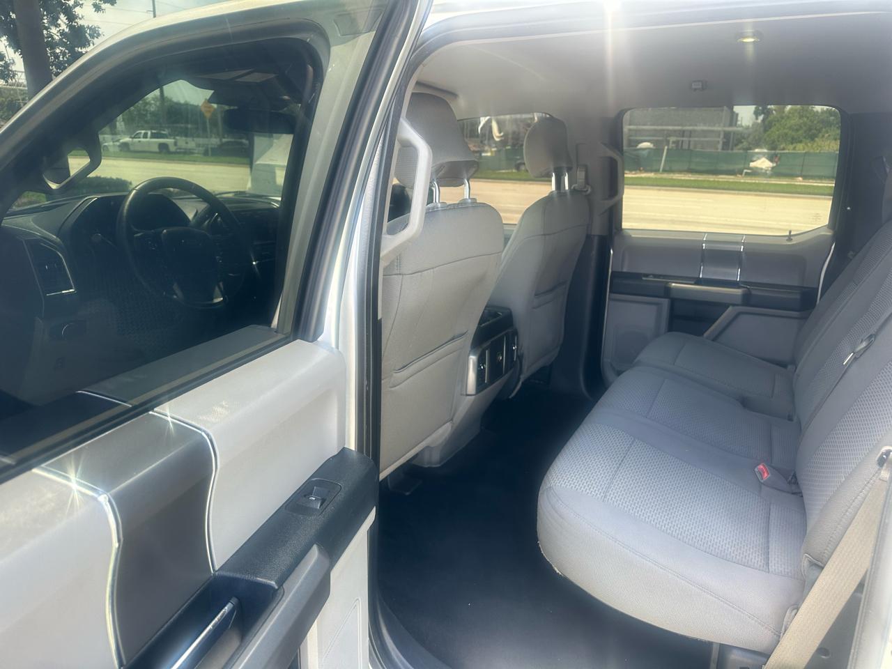 Ford F-150 2WD SuperCrew 145" XLT 2015