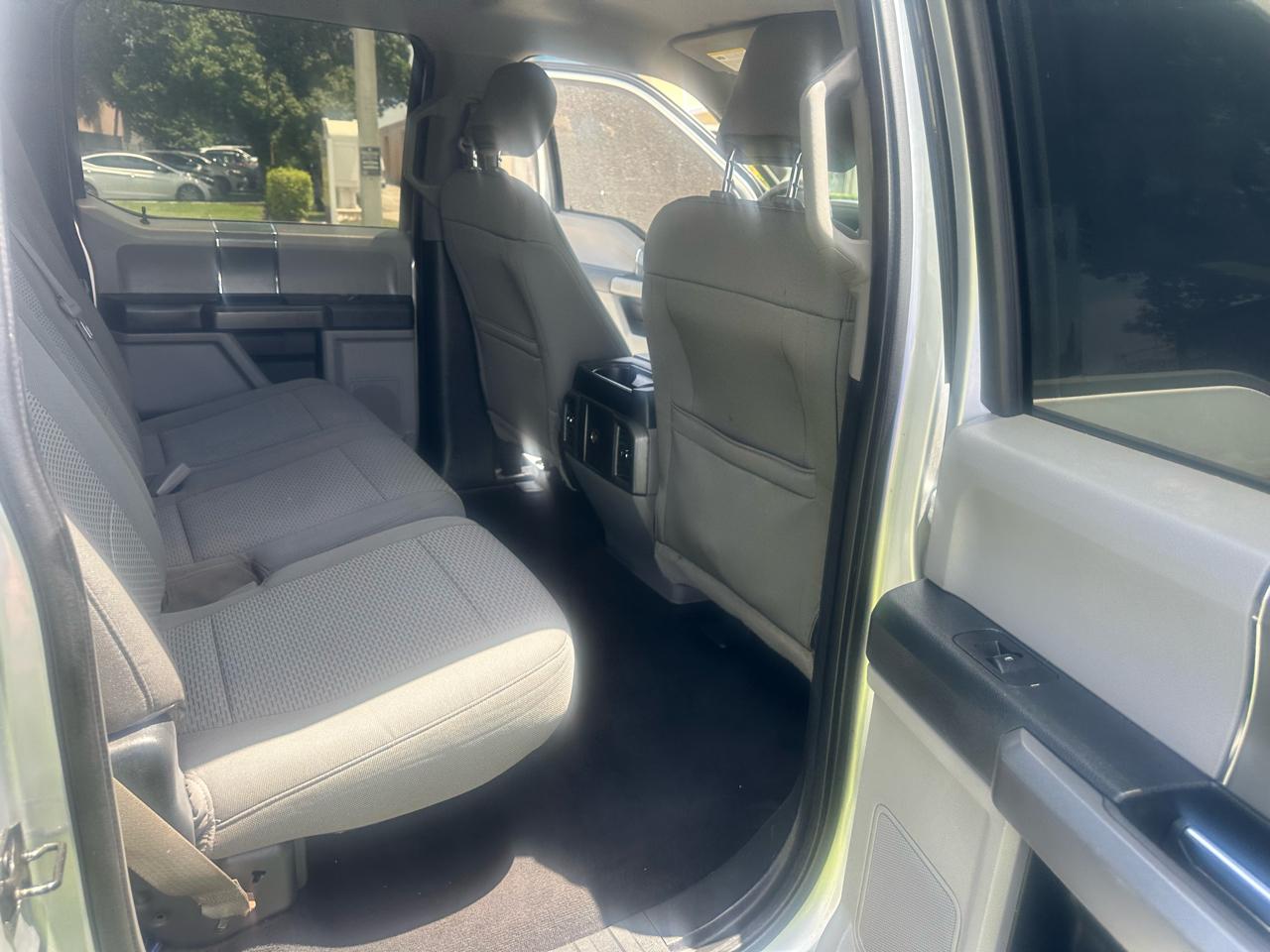 Ford F-150 2WD SuperCrew 145" XLT 2015