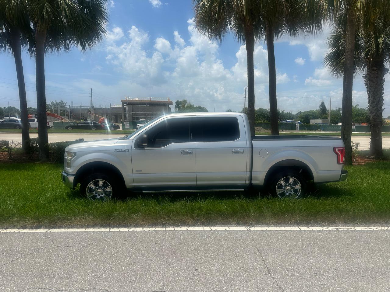 Ford F-150 2WD SuperCrew 145" XLT 2015