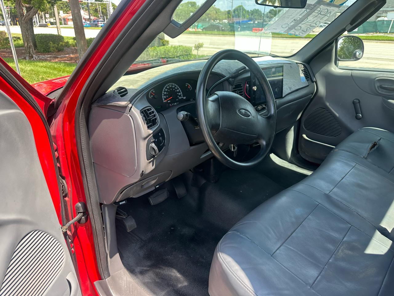 Ford F-150 2WD Reg Cab 122.5" XL 2003