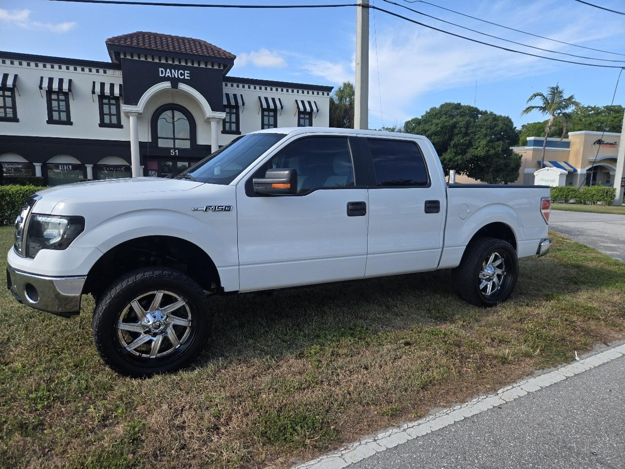 Ford F-150 2WD Reg Cab 126" XLT 2011