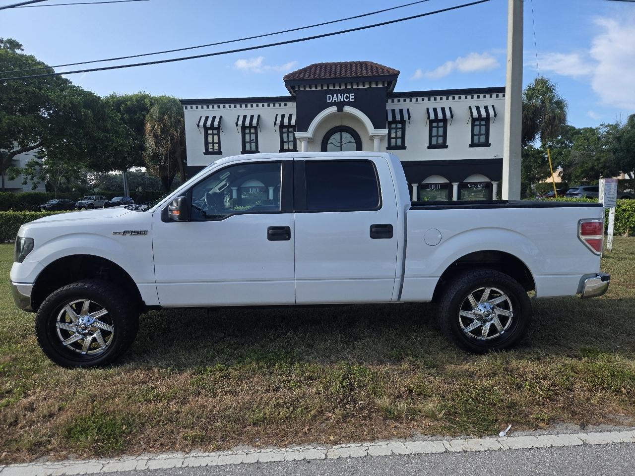 Ford F-150 2WD Reg Cab 126" XLT 2011