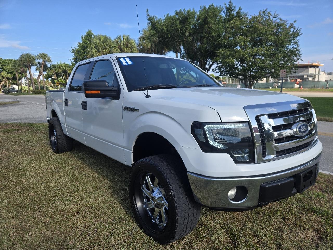 Ford F-150 2WD Reg Cab 126" XLT 2011