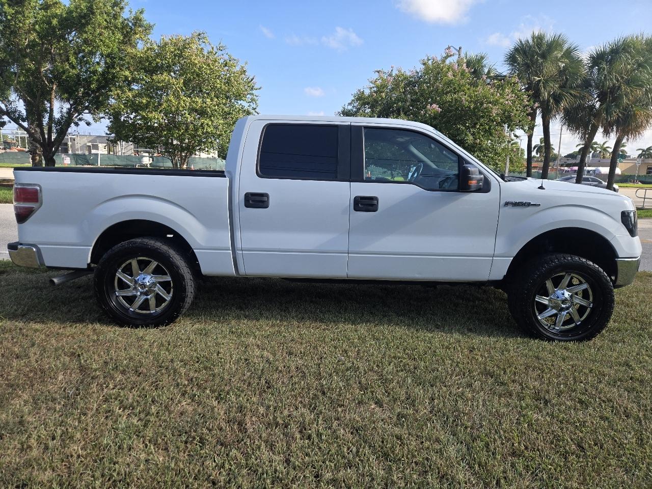 Ford F-150 2WD Reg Cab 126" XLT 2011