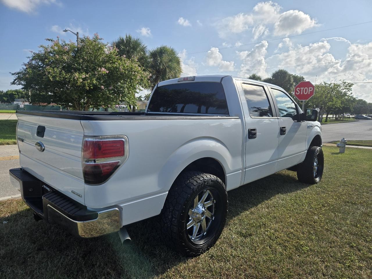 Ford F-150 2WD Reg Cab 126" XLT 2011