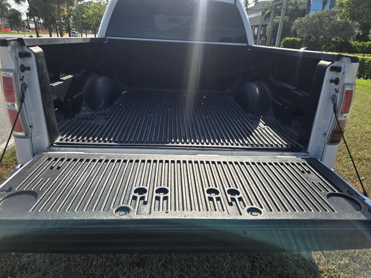 Ford F-150 2WD Reg Cab 126" XLT 2011