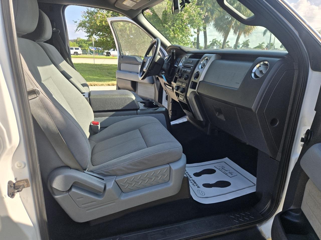 Ford F-150 2WD Reg Cab 126" XLT 2011
