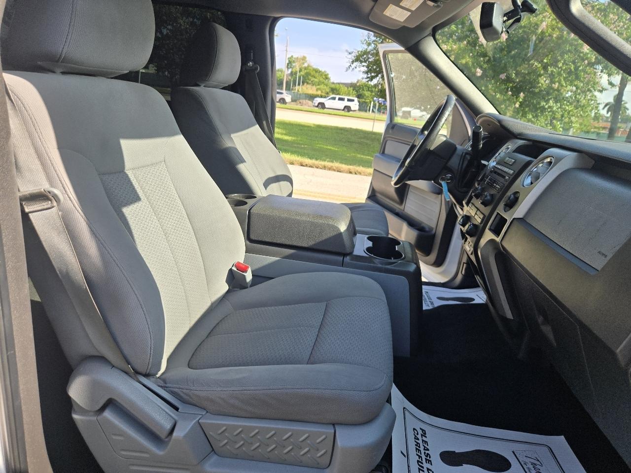 Ford F-150 2WD Reg Cab 126" XLT 2011