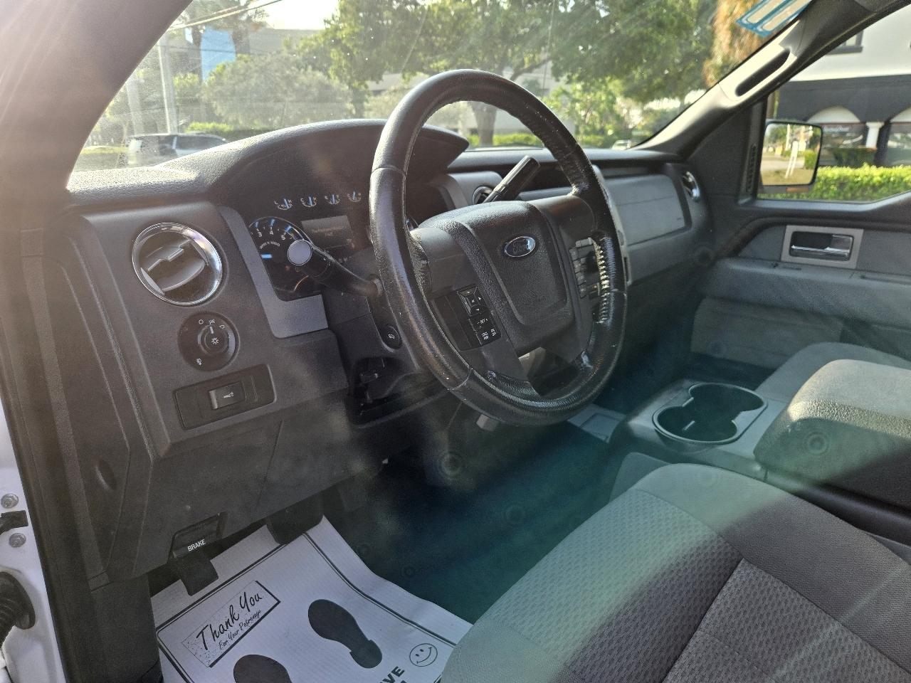 Ford F-150 2WD Reg Cab 126" XLT 2011