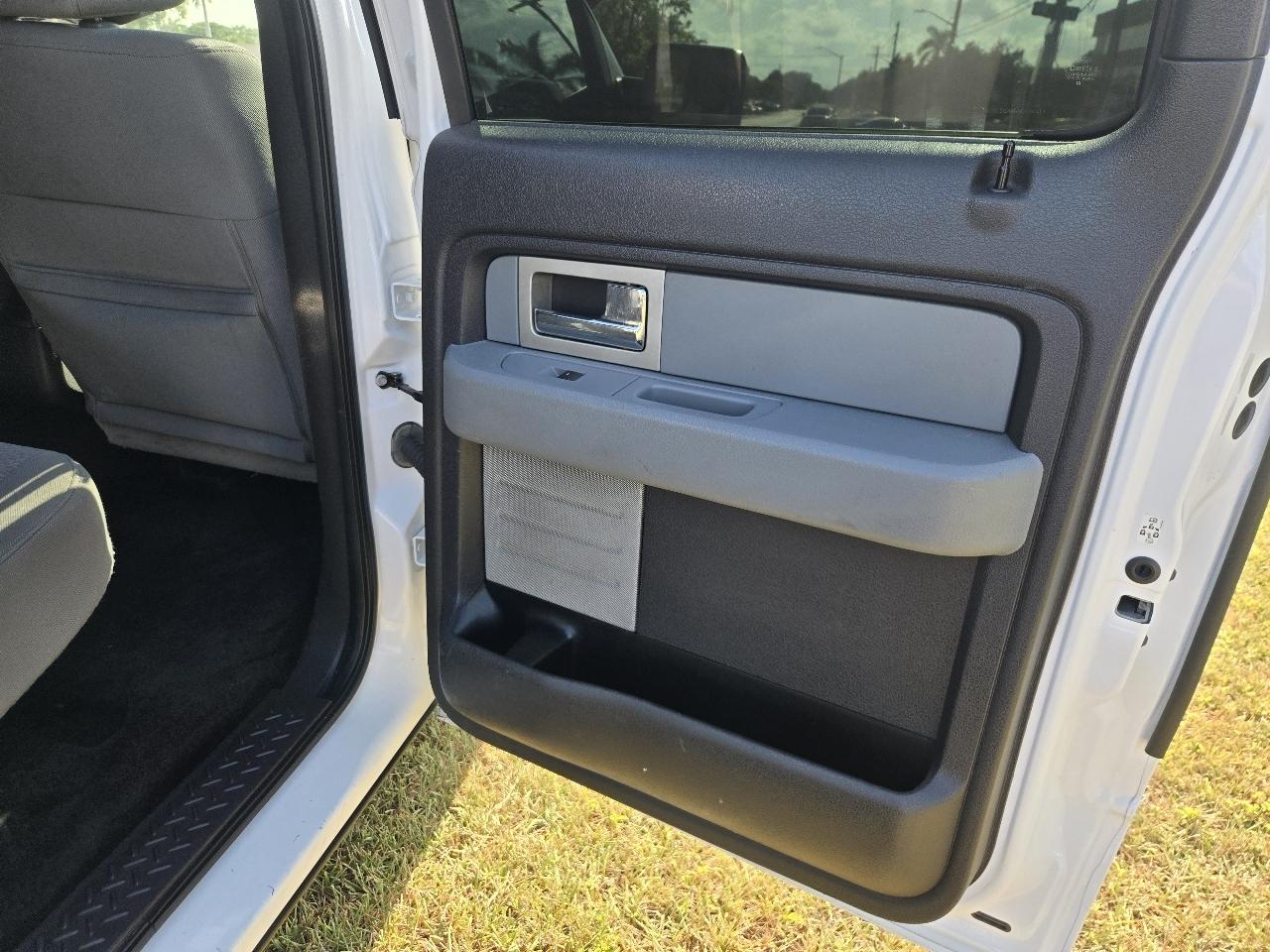 Ford F-150 2WD Reg Cab 126" XLT 2011