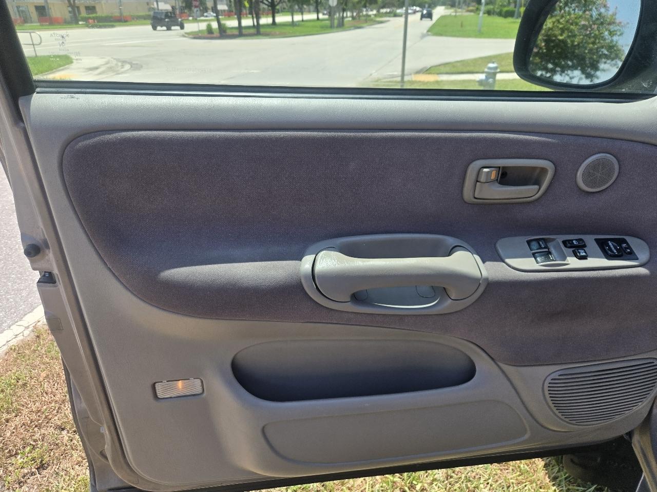 Toyota Tundra SR5 Access Cab 2WD 2002