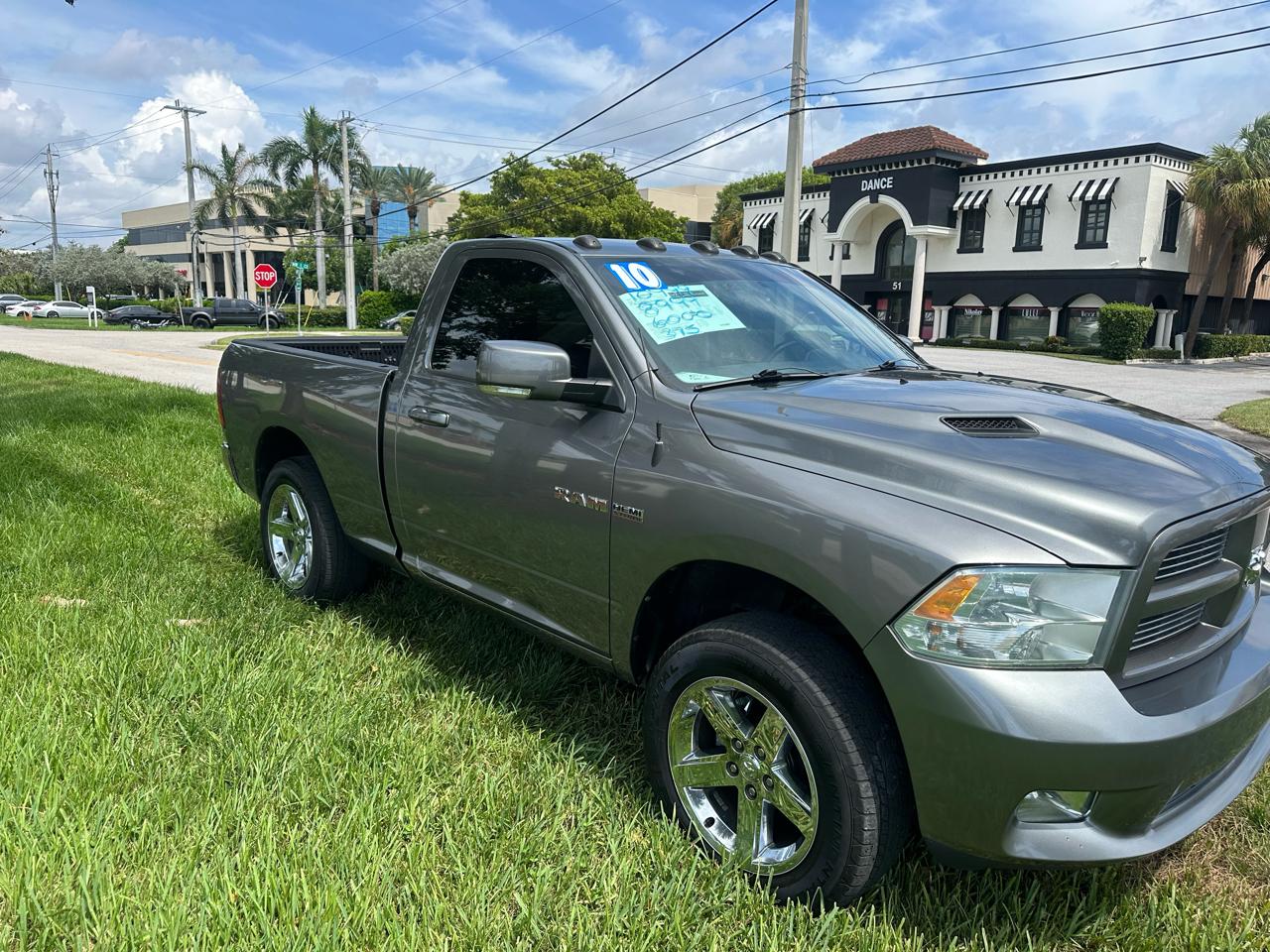 RAM 1500 2WD Reg Cab 120.5" Sport 2010