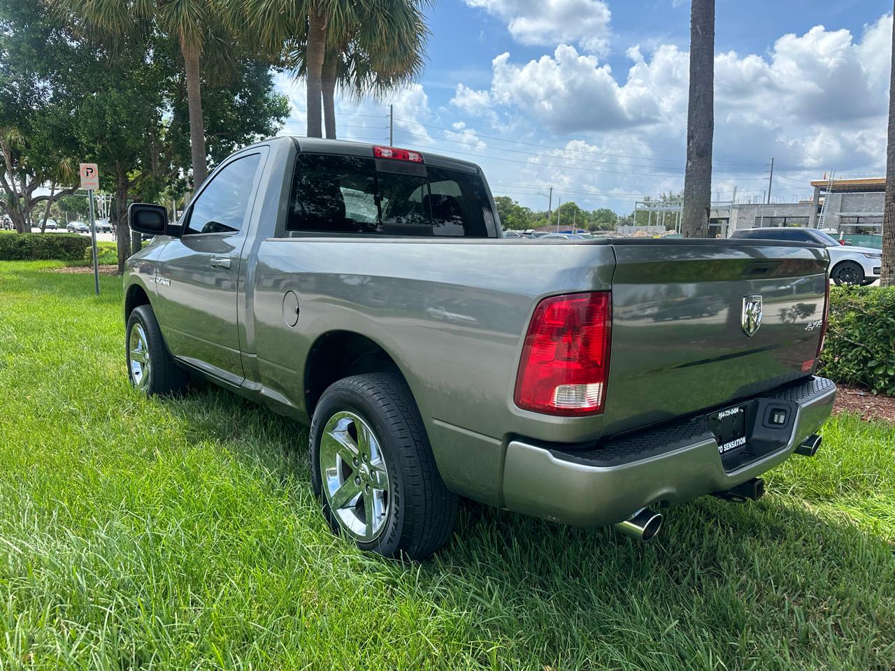 RAM 1500 2WD Reg Cab 120.5" Sport 2010