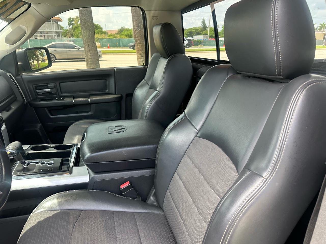 RAM 1500 2WD Reg Cab 120.5" Sport 2010