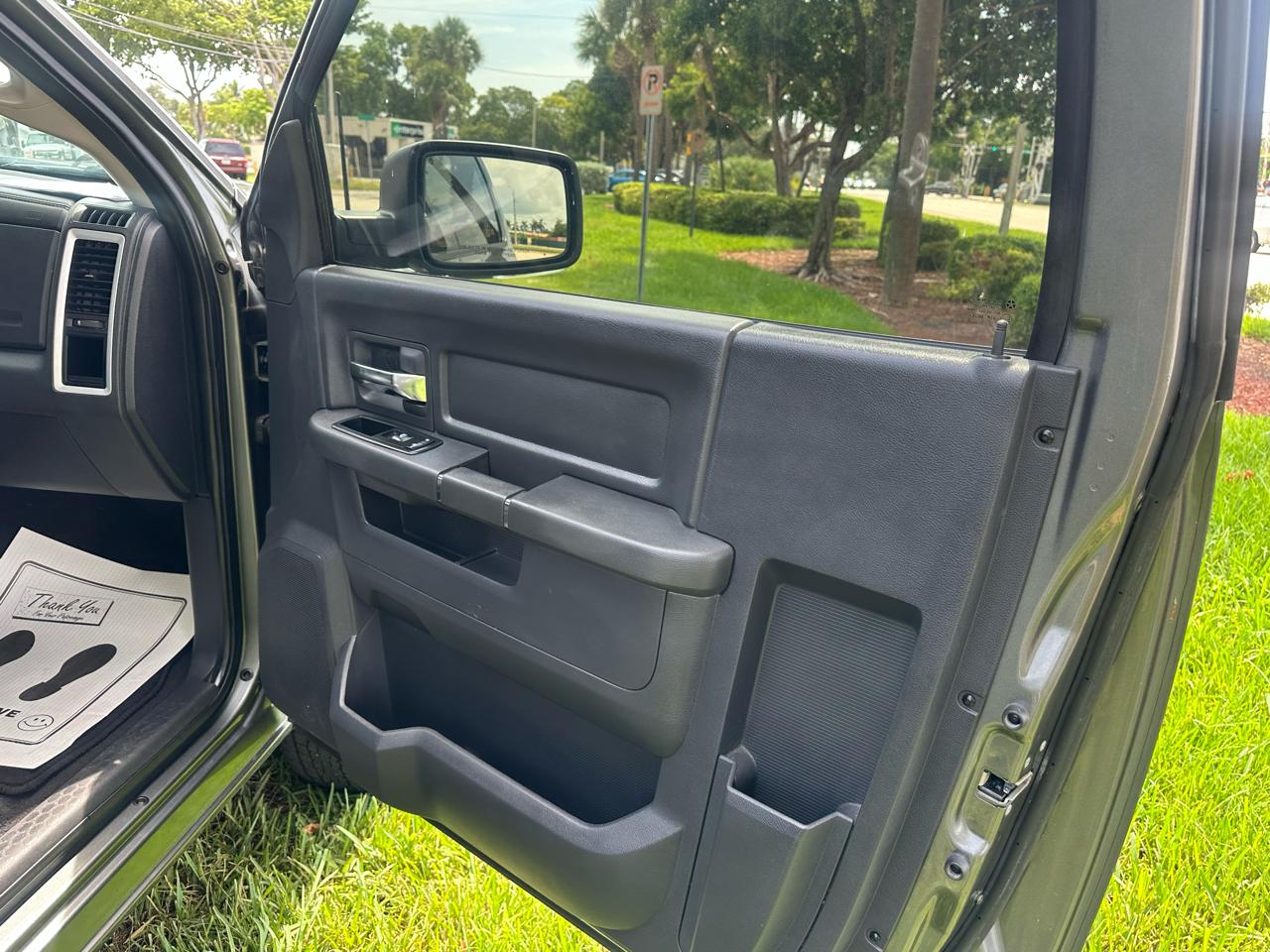 RAM 1500 2WD Reg Cab 120.5" Sport 2010