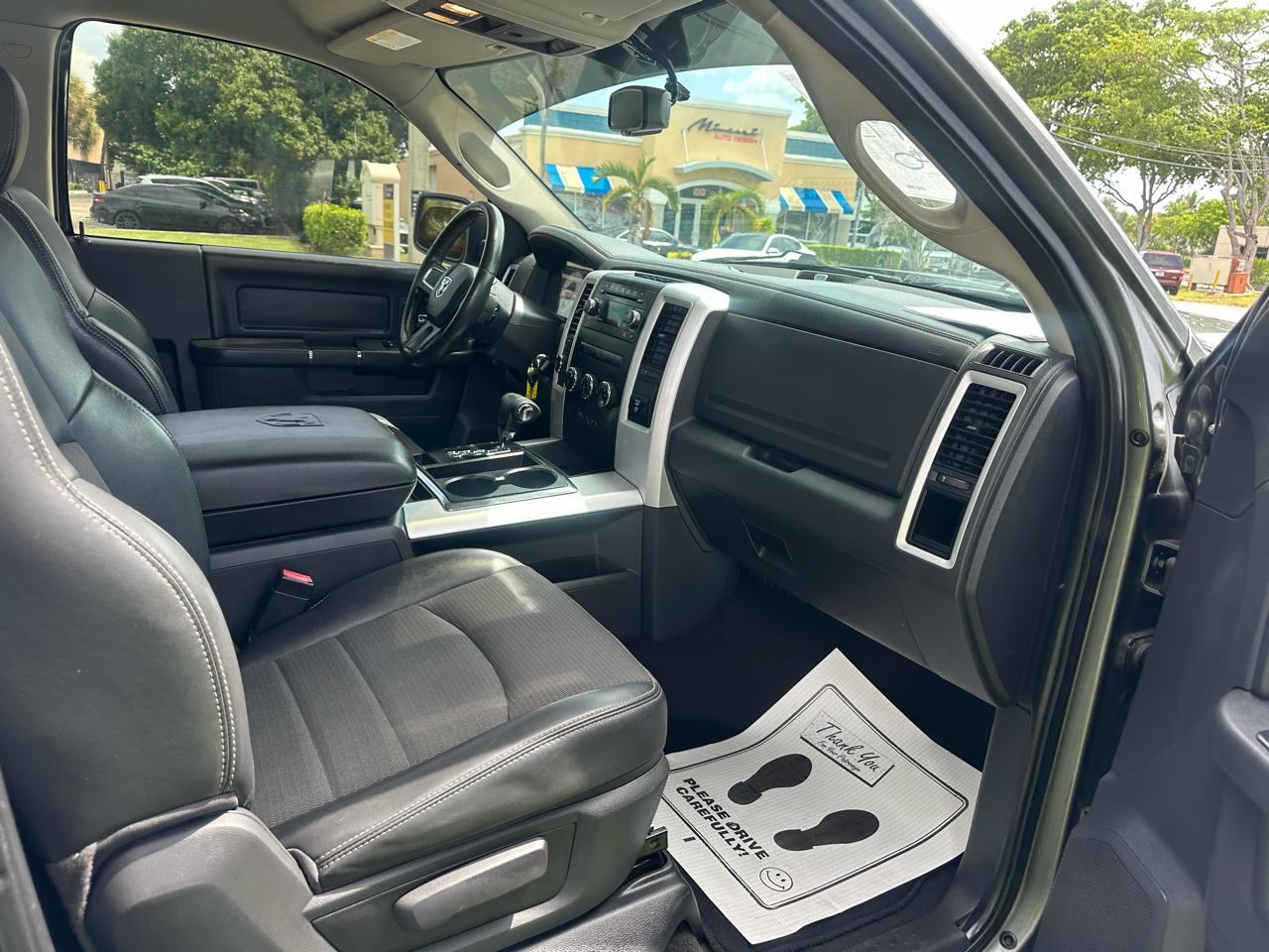 RAM 1500 2WD Reg Cab 120.5" Sport 2010