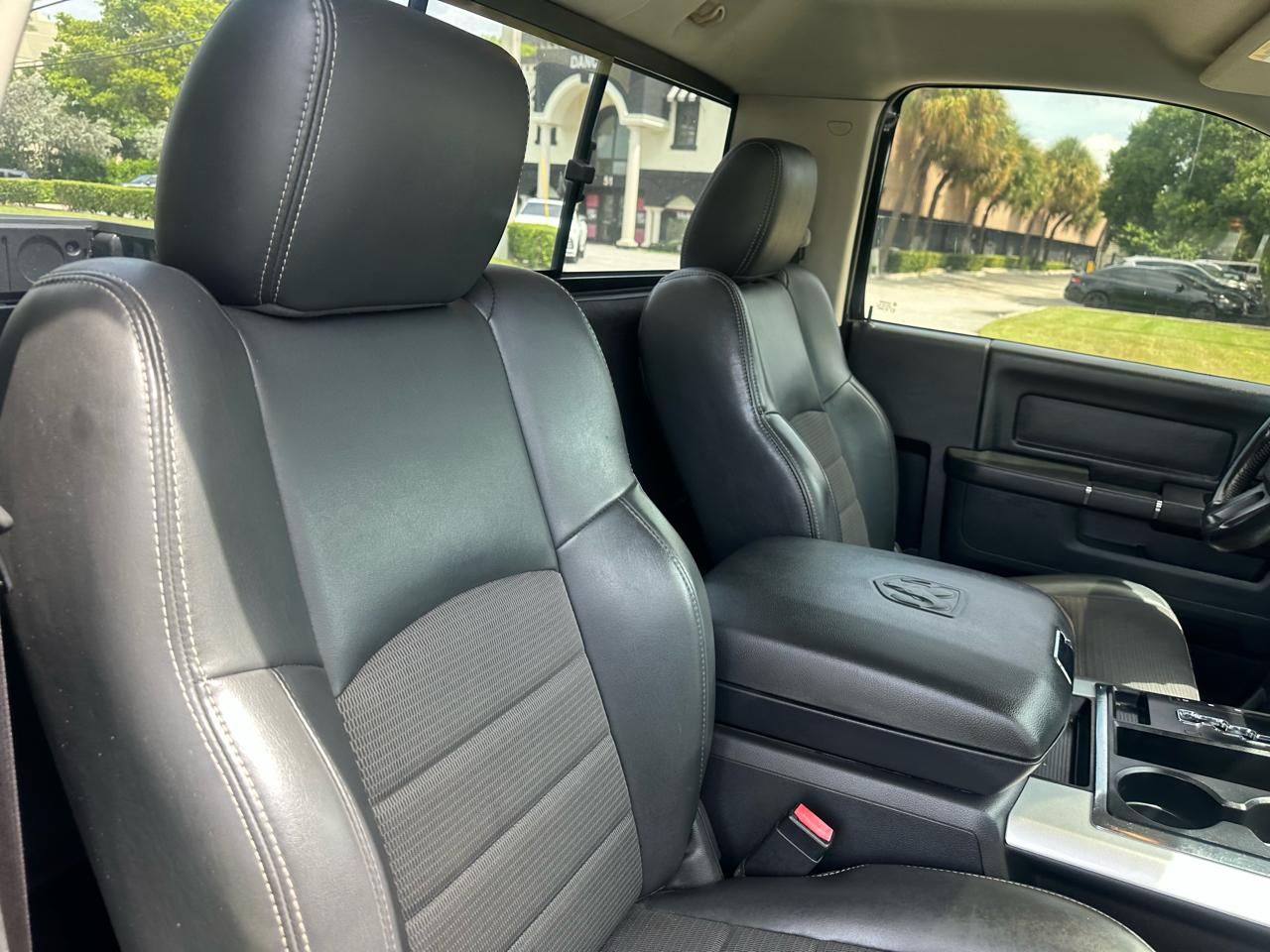 RAM 1500 2WD Reg Cab 120.5" Sport 2010