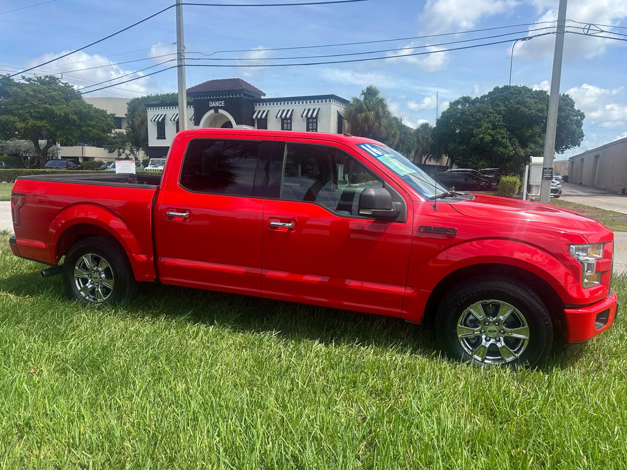 Ford F-150 2WD SuperCrew 150" XLT 2016