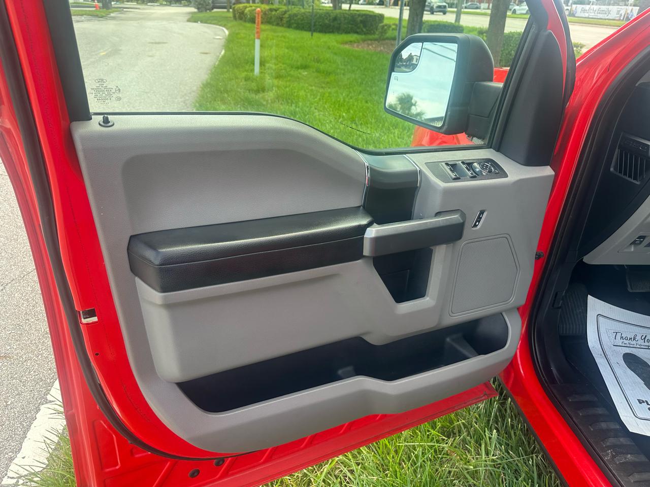 Ford F-150 2WD SuperCrew 150" XLT 2016