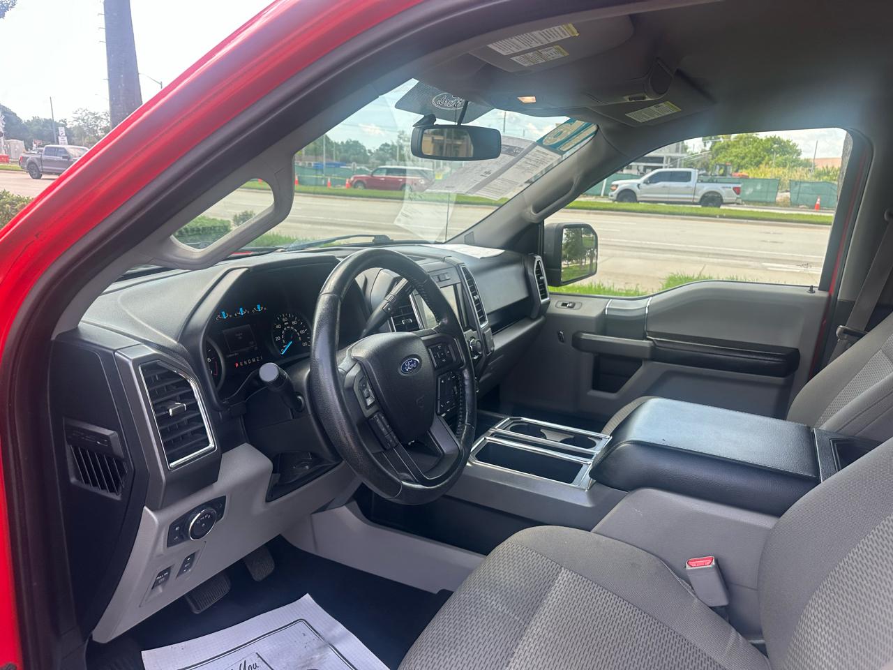 Ford F-150 2WD SuperCrew 150" XLT 2016