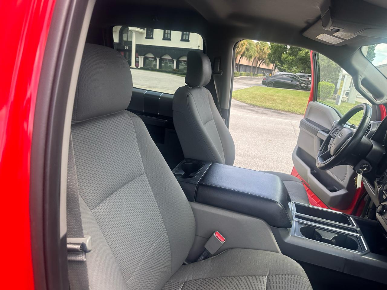 Ford F-150 2WD SuperCrew 150" XLT 2016