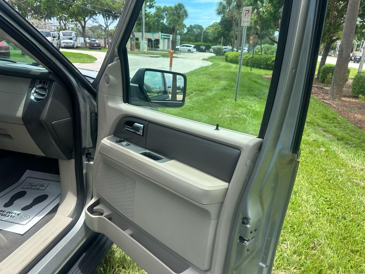 Ford Expedition XLT 2WD 2008