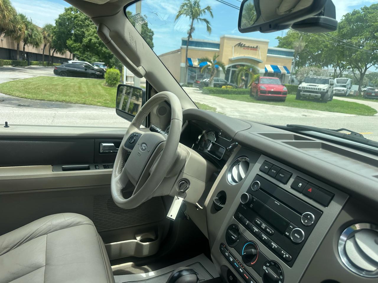 Ford Expedition XLT 2WD 2008