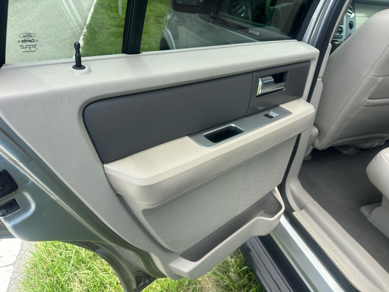 Ford Expedition XLT 2WD 2008