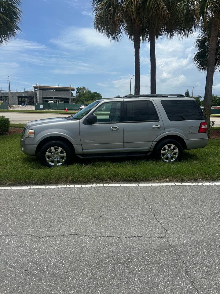 Ford Expedition XLT 2WD 2008