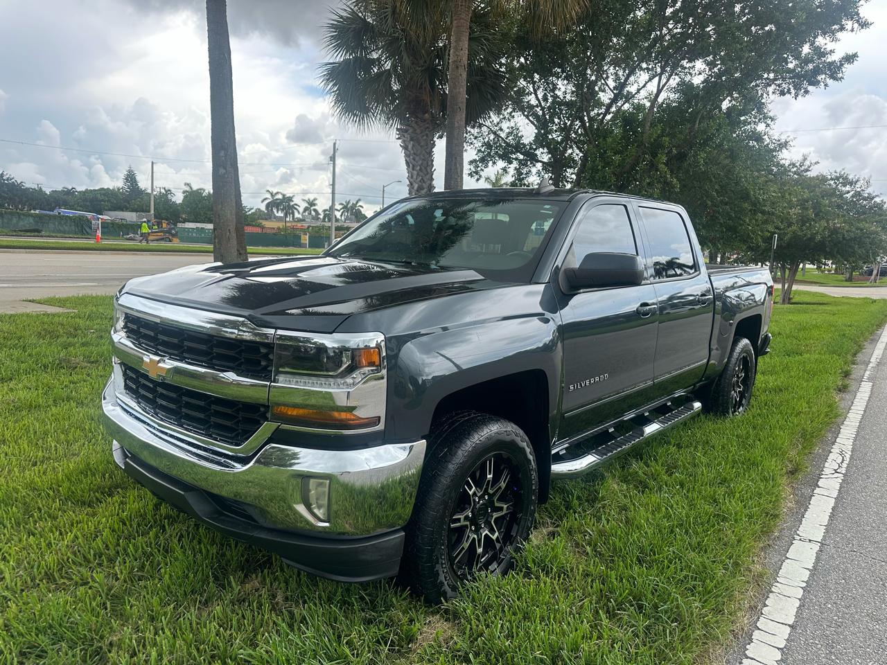 Chevrolet Silverado 1500 1LT Crew Cab 2WD 2017
