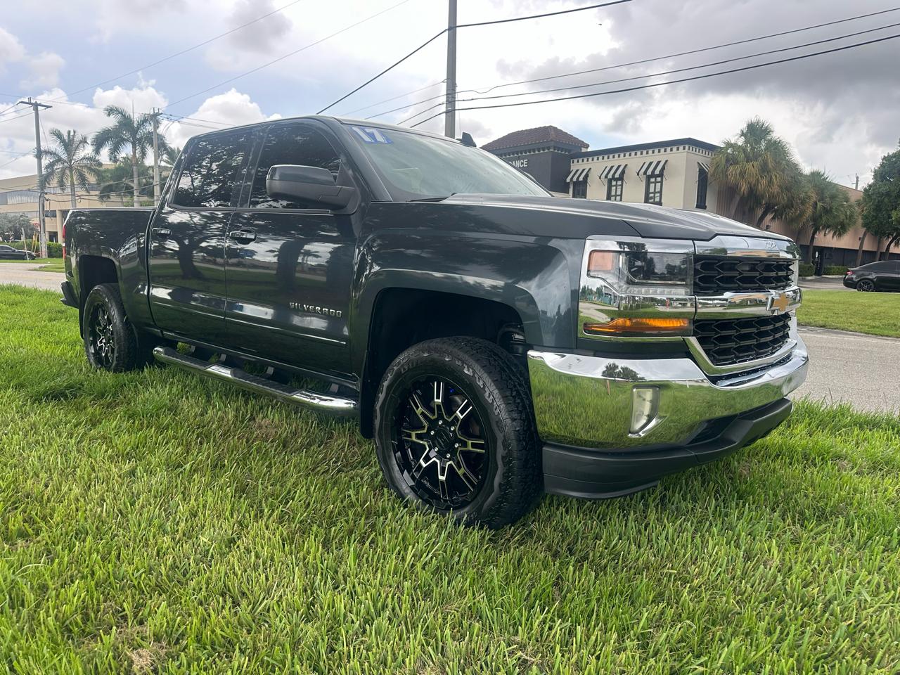 Chevrolet Silverado 1500 1LT Crew Cab 2WD 2017