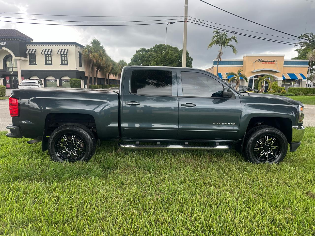 Chevrolet Silverado 1500 1LT Crew Cab 2WD 2017