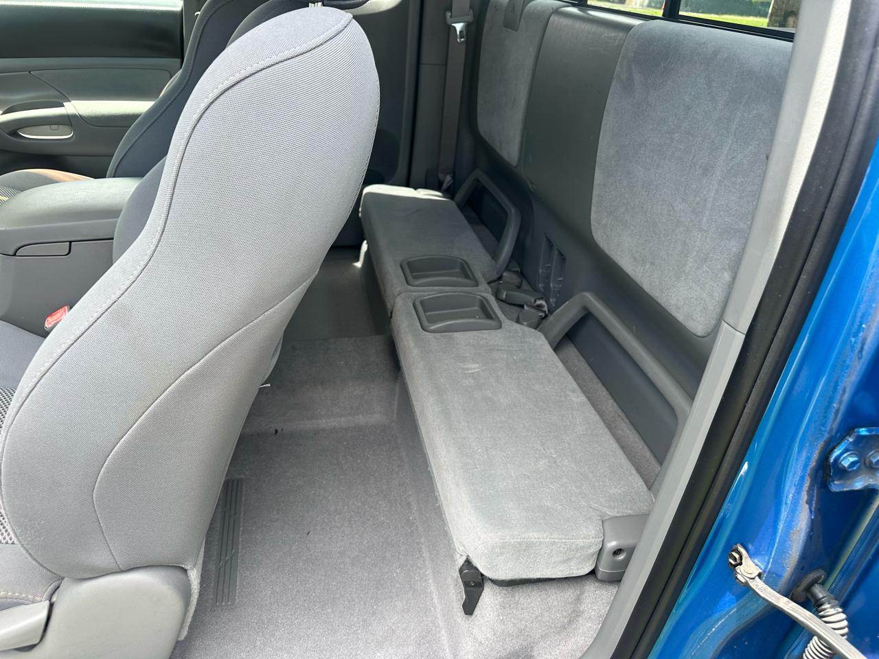 Toyota Tacoma PreRunner Access Cab V6 Manual 2WD 2005