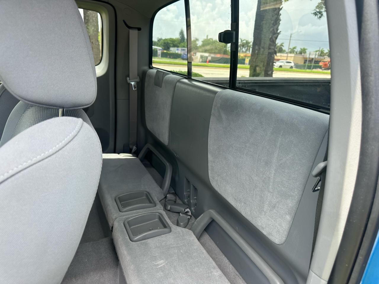 Toyota Tacoma PreRunner Access Cab V6 Manual 2WD 2005