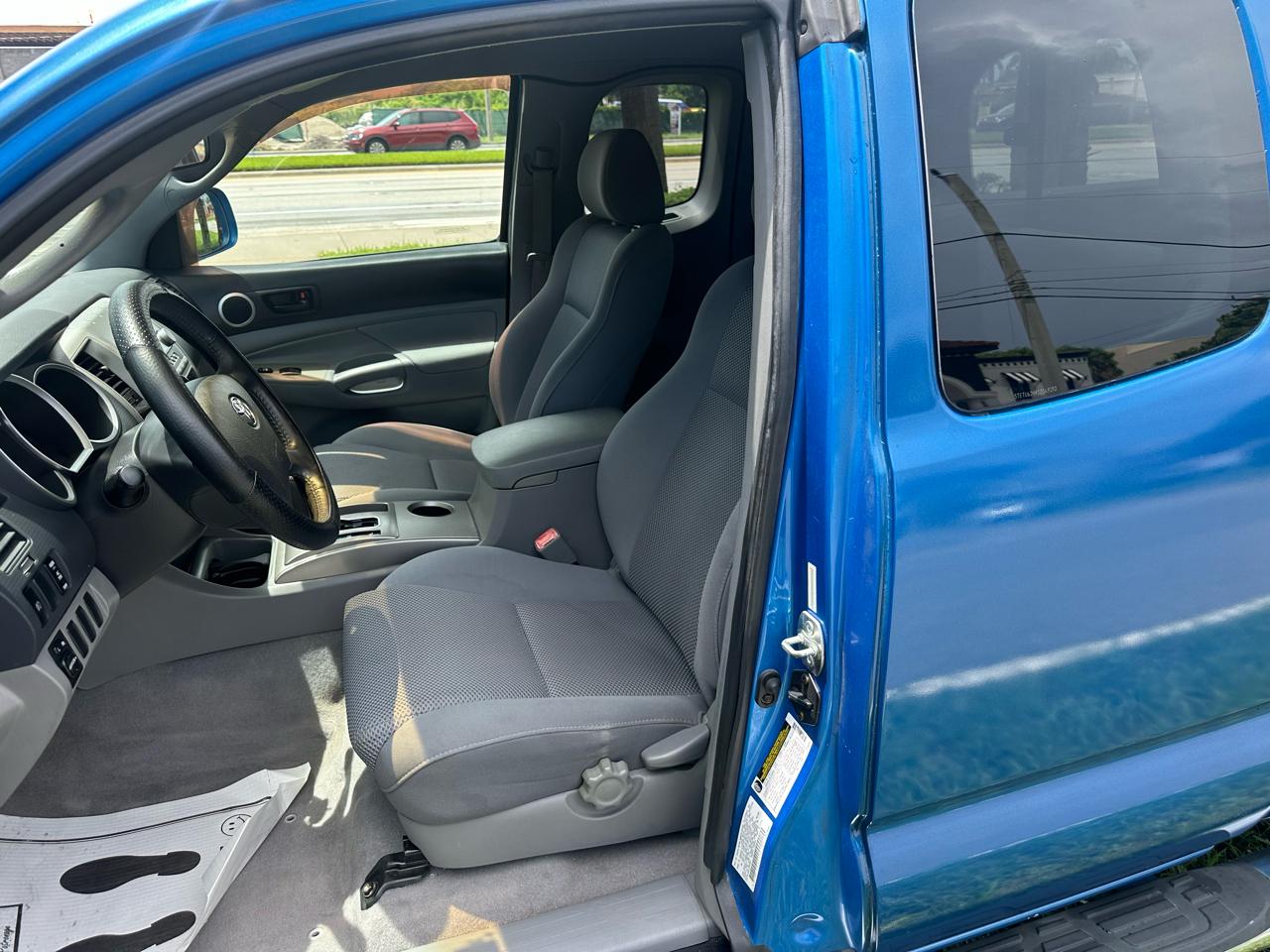 Toyota Tacoma PreRunner Access Cab V6 Manual 2WD 2005