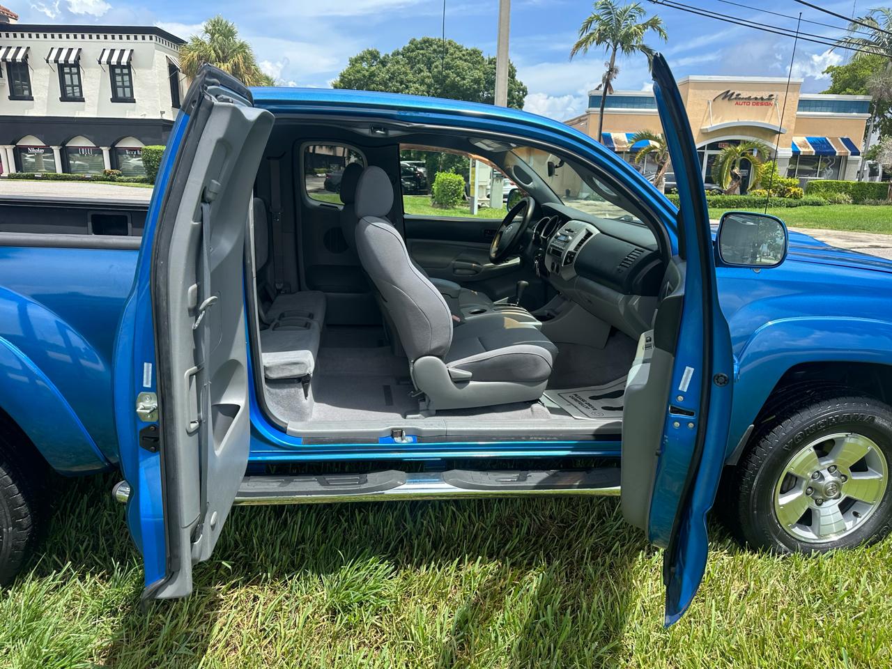 Toyota Tacoma PreRunner Access Cab V6 Manual 2WD 2005