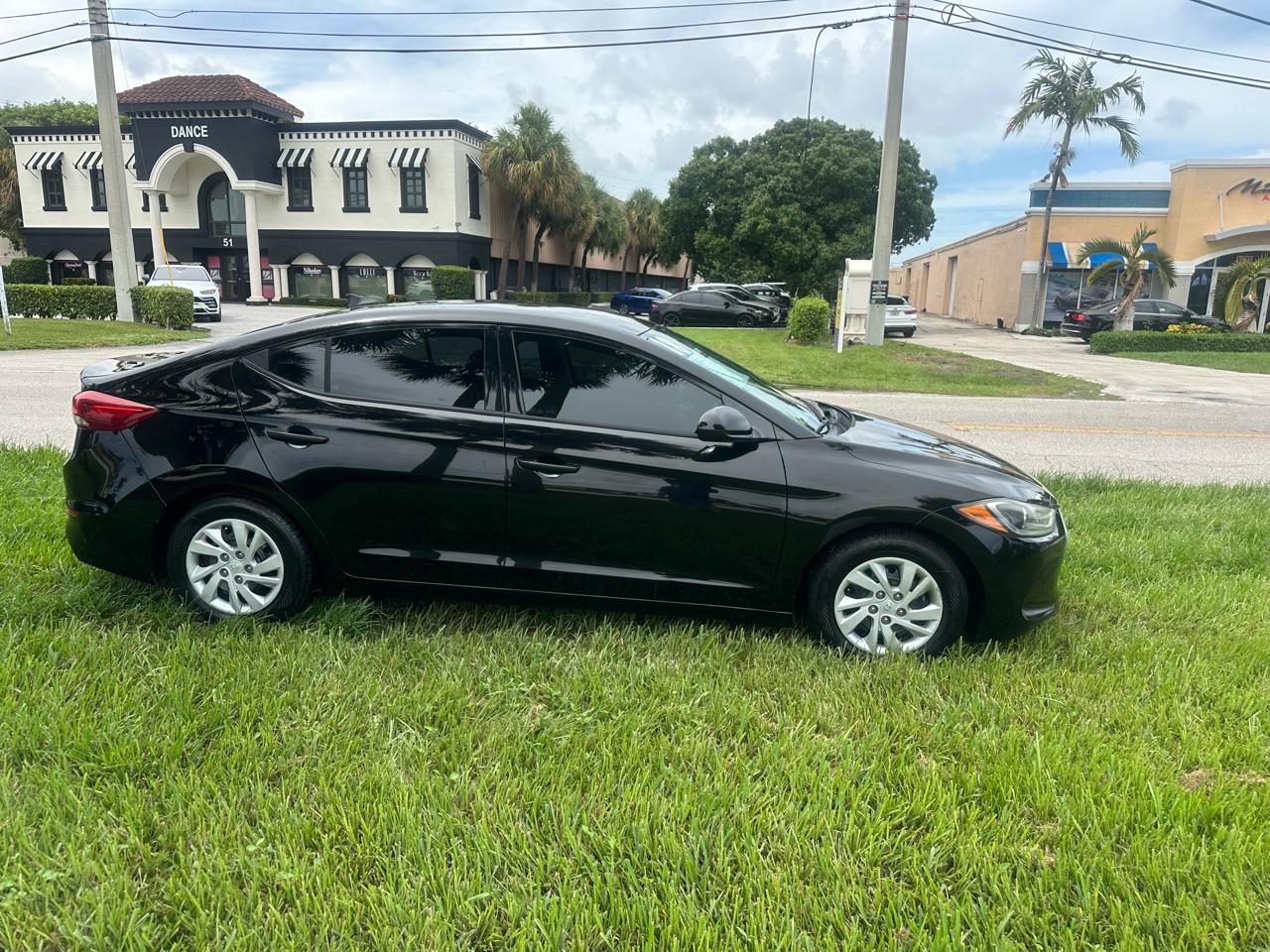 Hyundai Elantra SE 6AT 2018