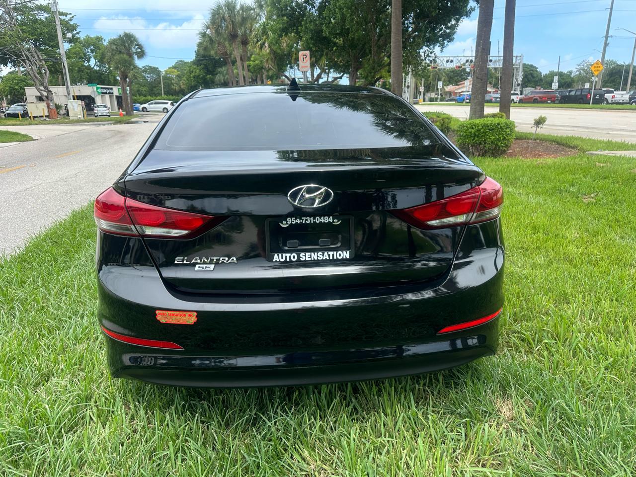 Hyundai Elantra SE 6AT 2018