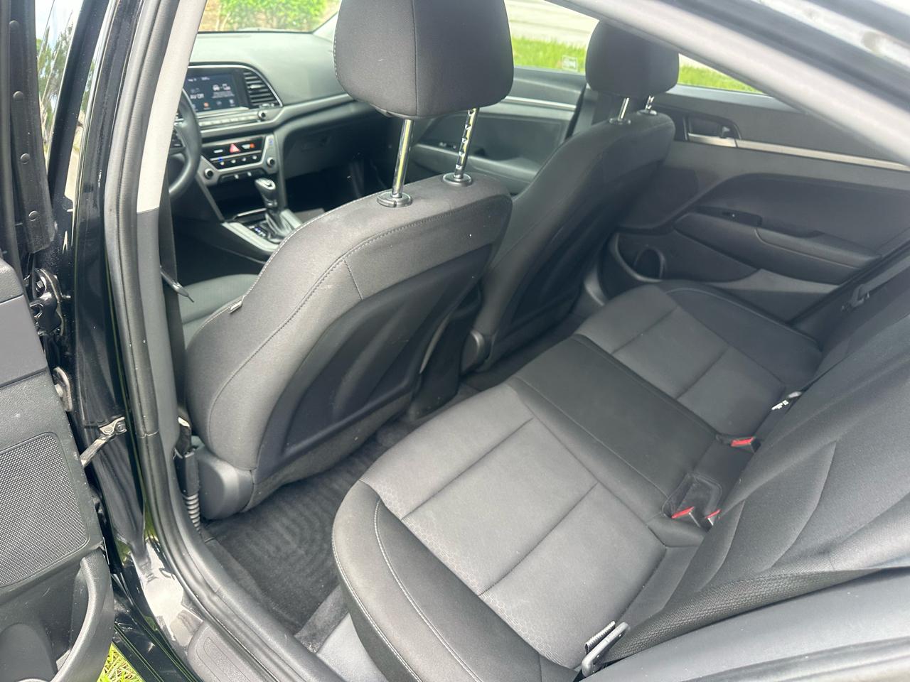 Hyundai Elantra SE 6AT 2018