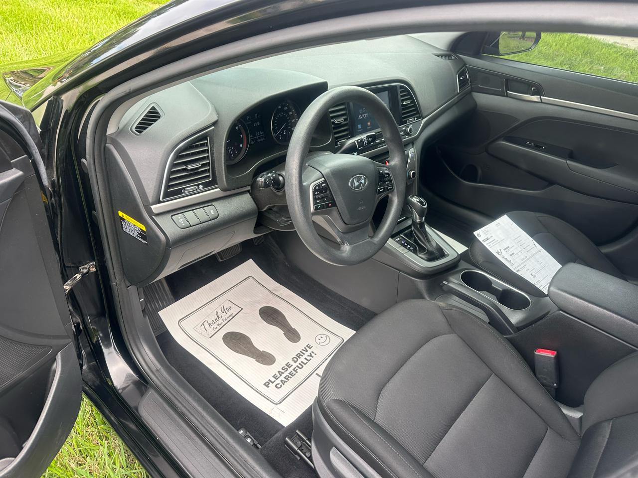 Hyundai Elantra SE 6AT 2018