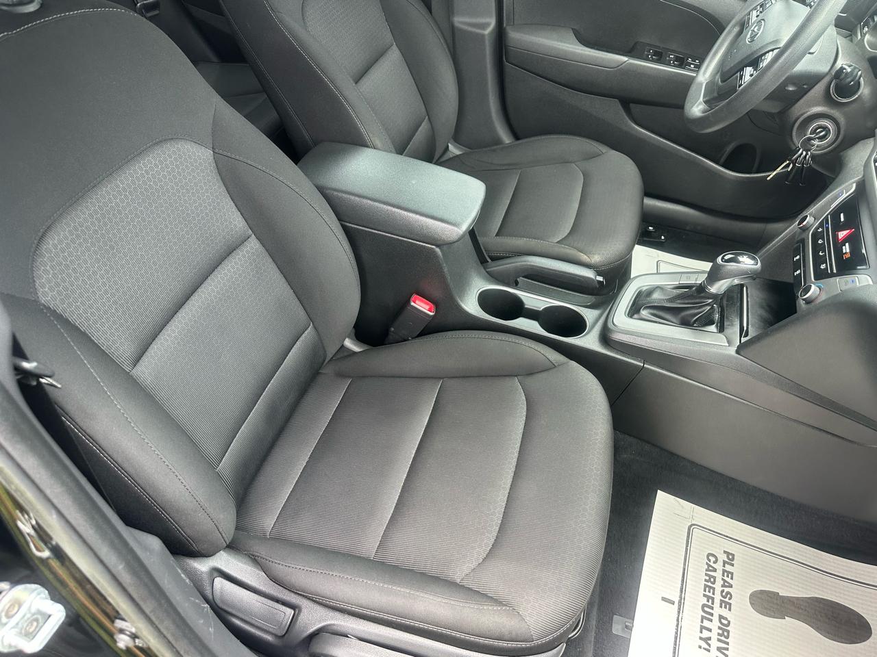Hyundai Elantra SE 6AT 2018