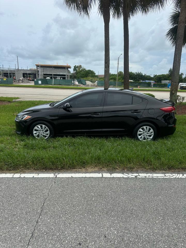 Hyundai Elantra SE 6AT 2018