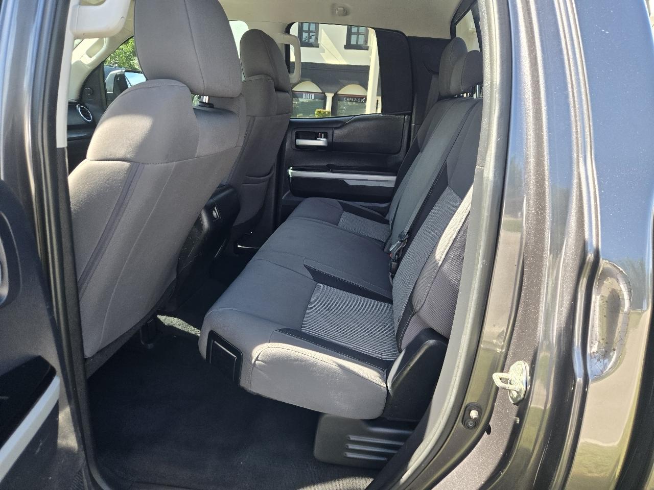 Toyota Tundra SR5 5.7L FFV V8 Double Cab 2WD 2016