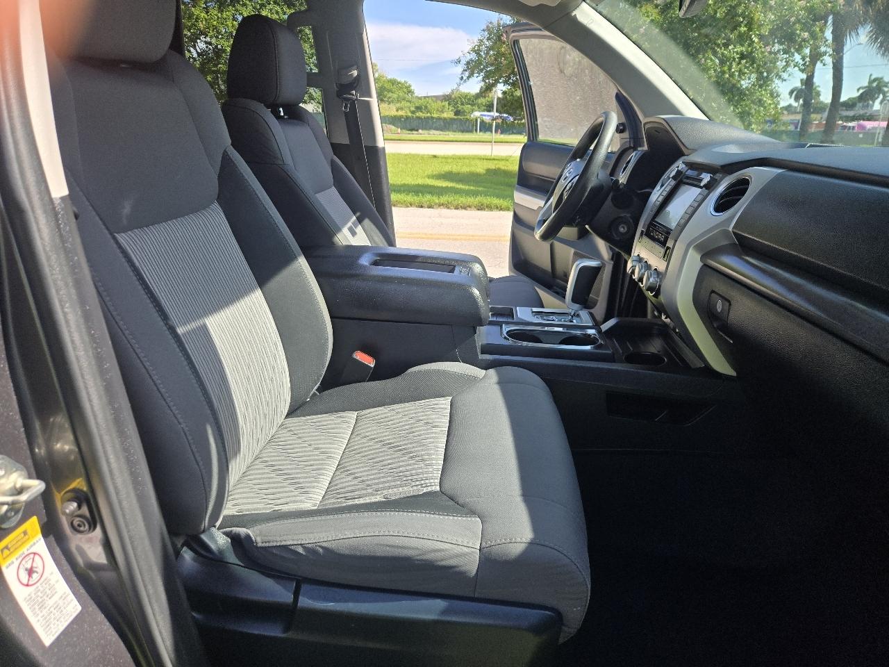 Toyota Tundra SR5 5.7L FFV V8 Double Cab 2WD 2016