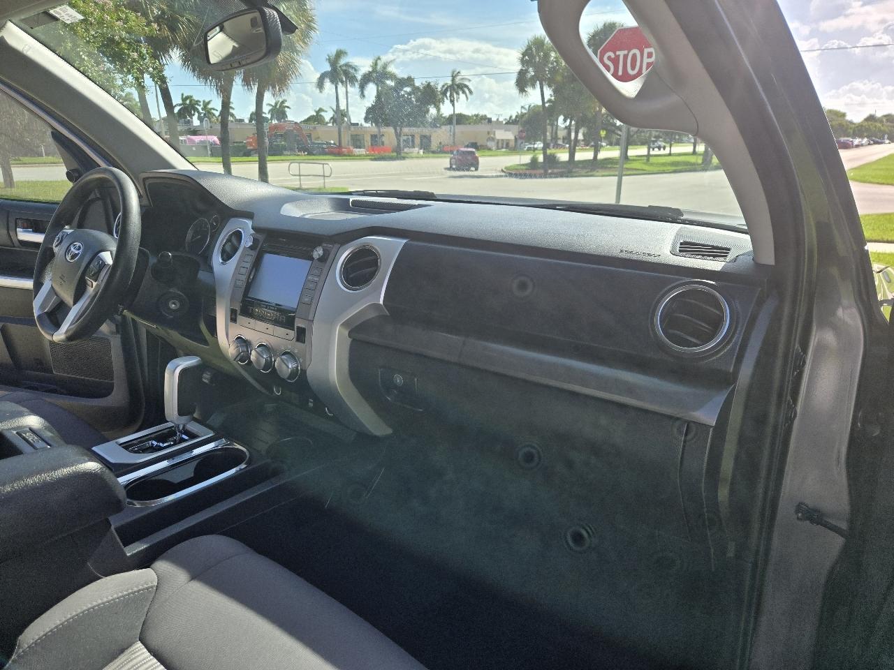 Toyota Tundra SR5 5.7L FFV V8 Double Cab 2WD 2016