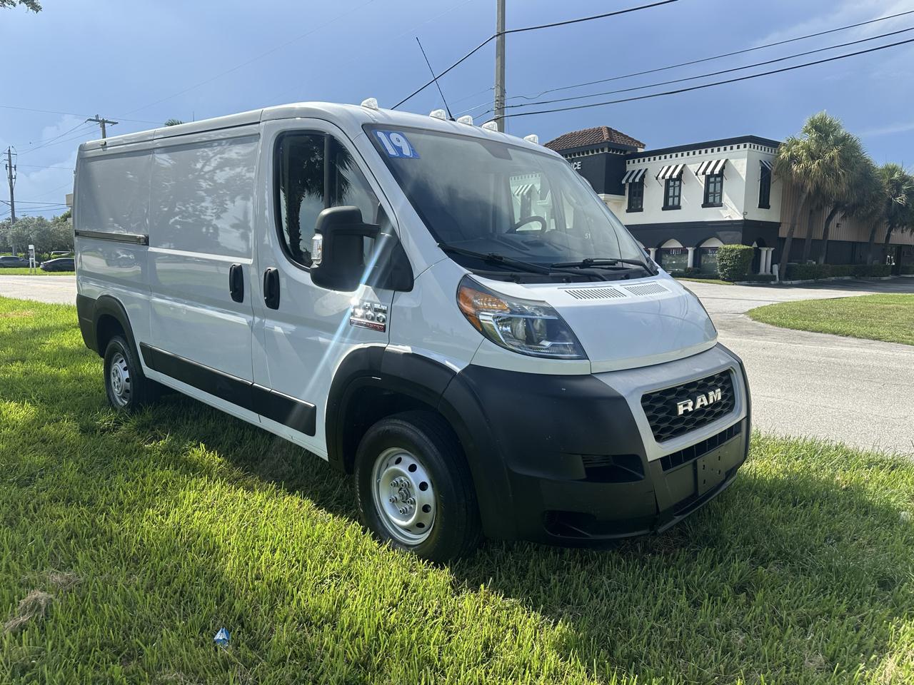 RAM Promaster 1500 Low Roof Tradesman 136-in. WB 2019