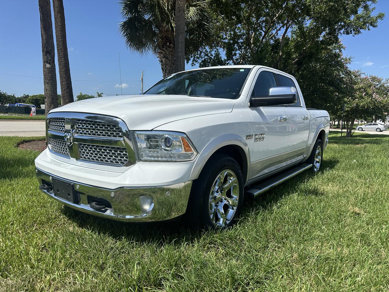 RAM 1500 Laramie Crew Cab SWB 4WD 2016